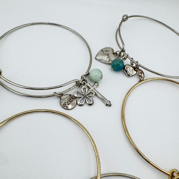 Vintage Charm Bracelets 12 Pieces - Silver Tone & Gold Tone Adjustable Bracelets - Picture 8 of 11